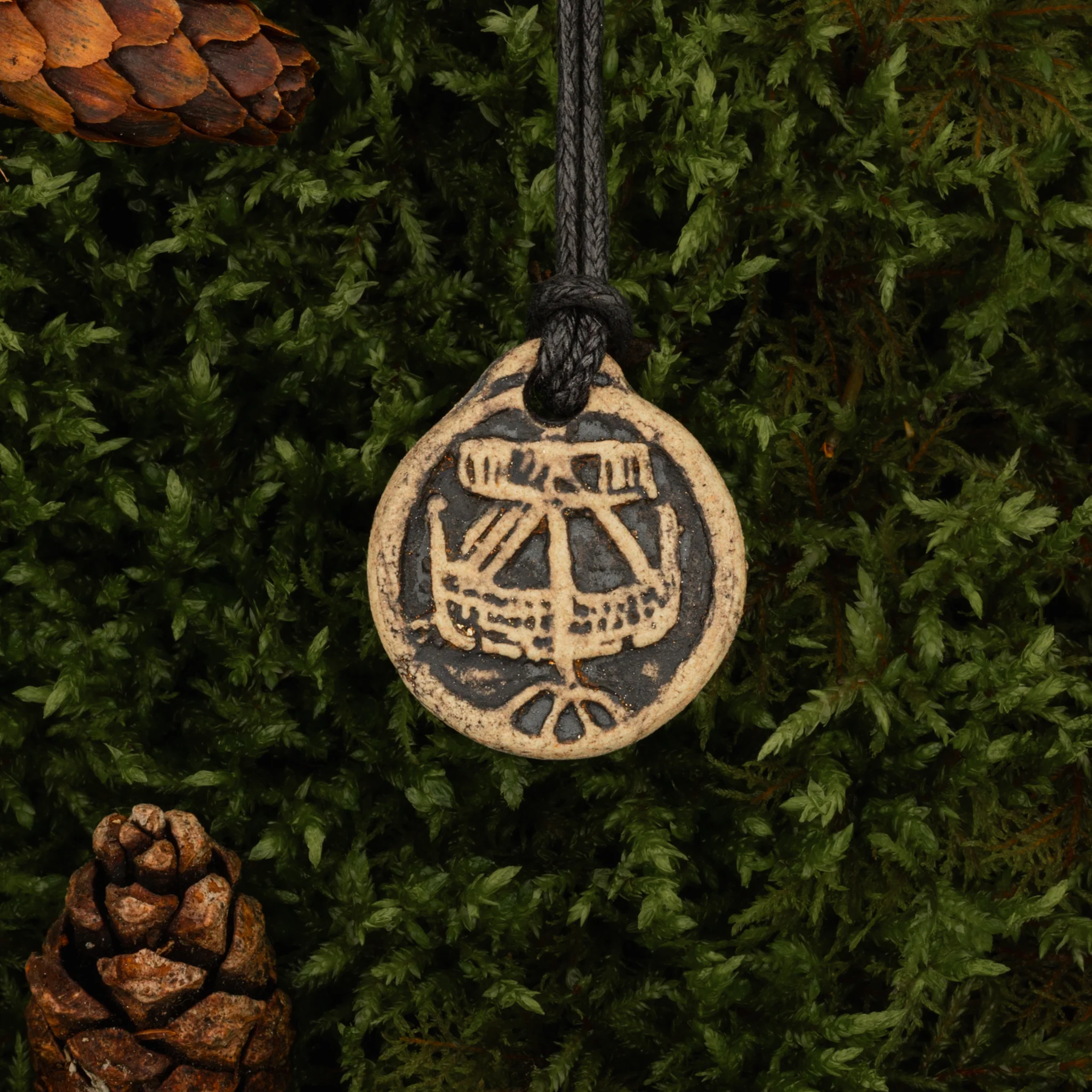 Florin Ceramic Pendant - Image 8