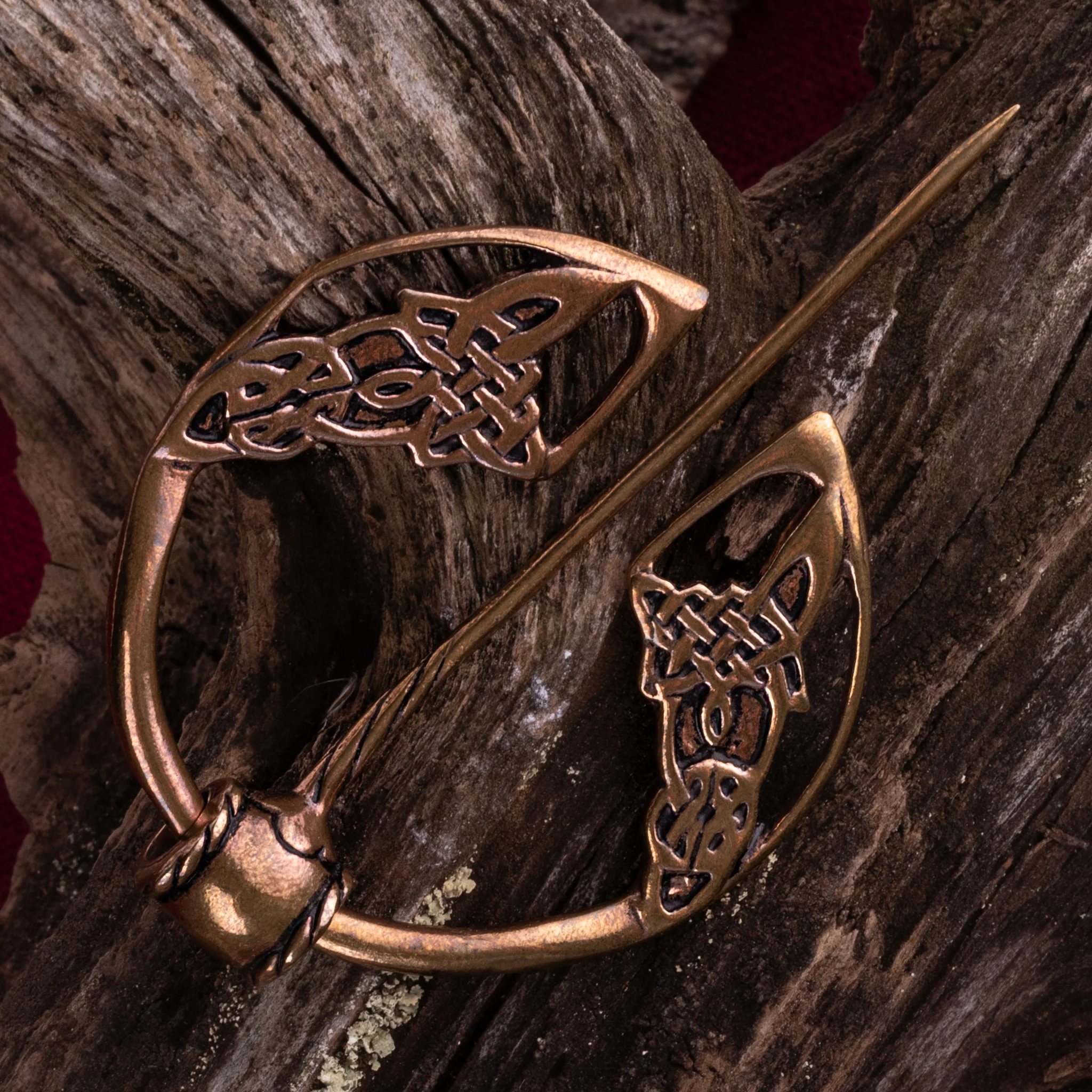 Knotwork Fibula, Bronze