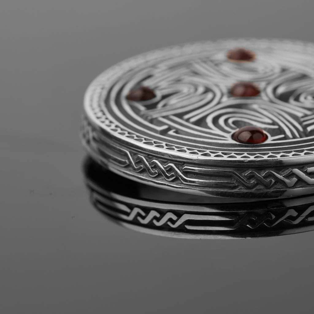Premium Garnet Brooch, Silver - Image 2