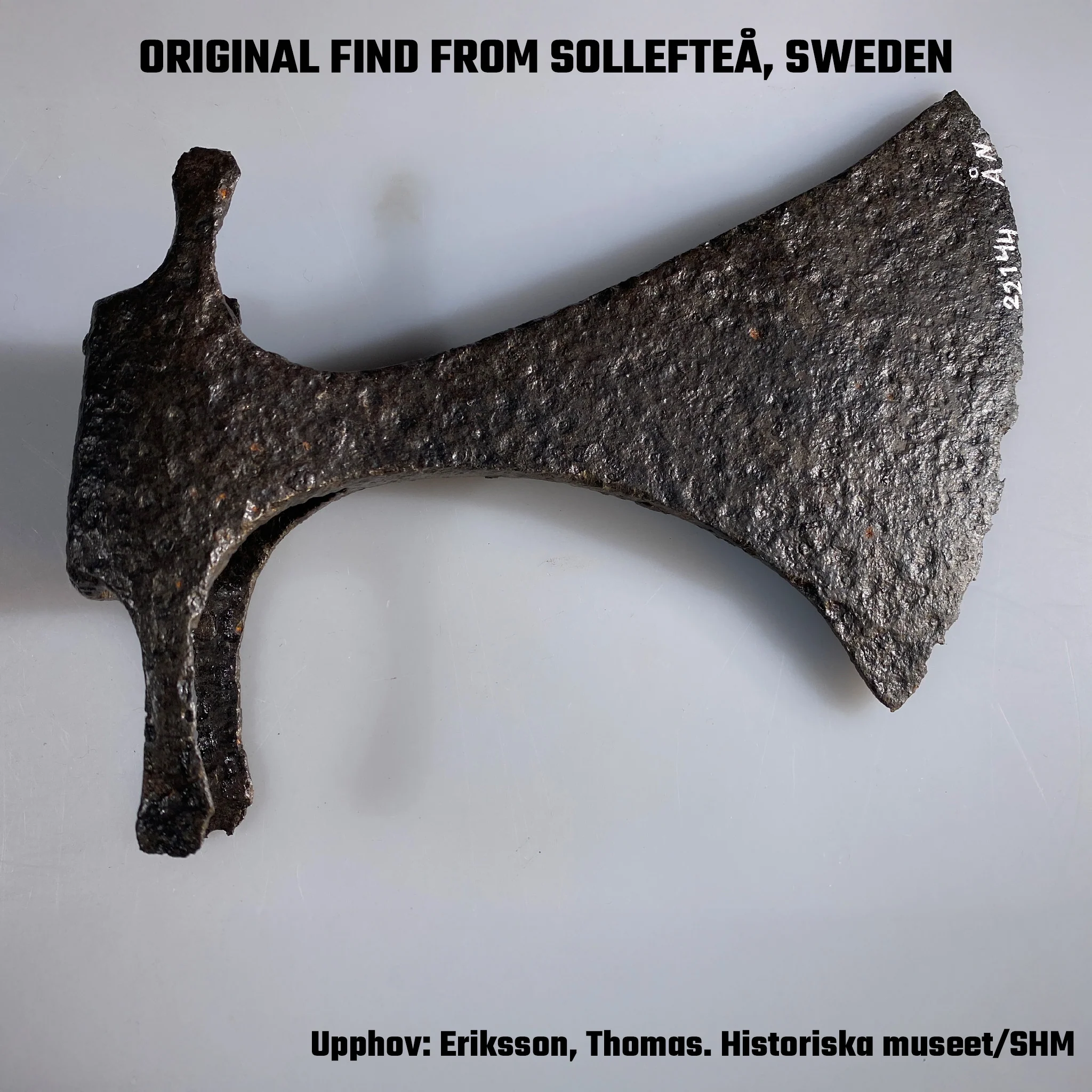 Premium Pattern-Welded Axe, Ed - Image 7