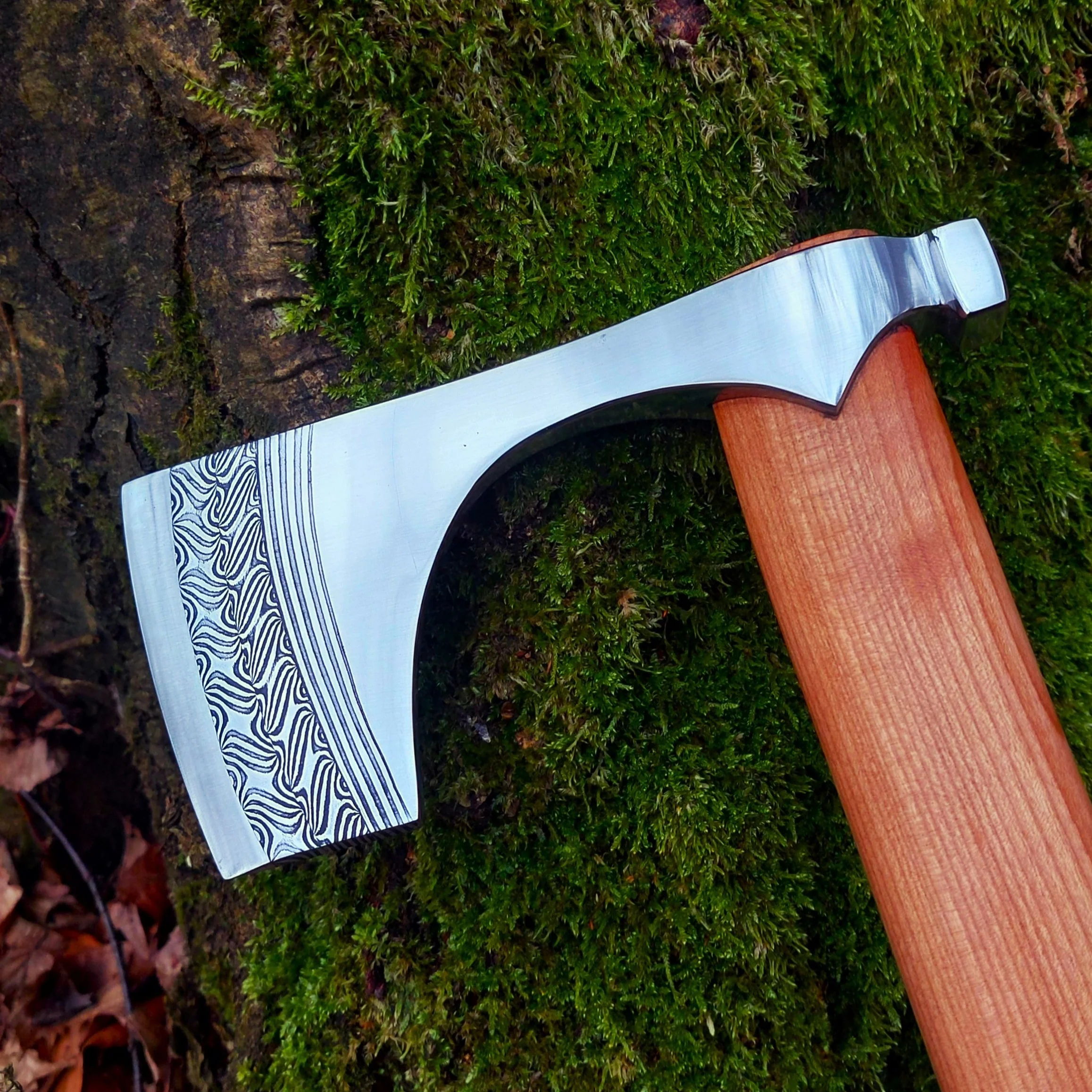 Premium Pattern-Welded Axe, Furbjärs - Image 3