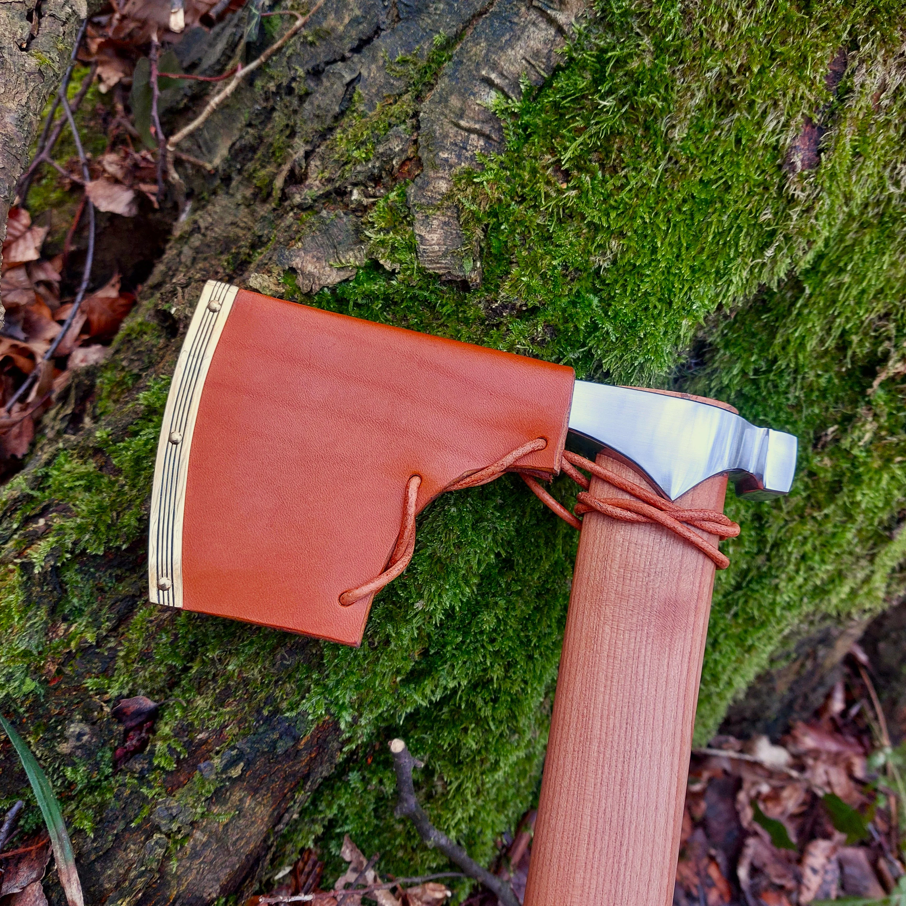 Premium Pattern-Welded Axe, Furbjärs - Image 5