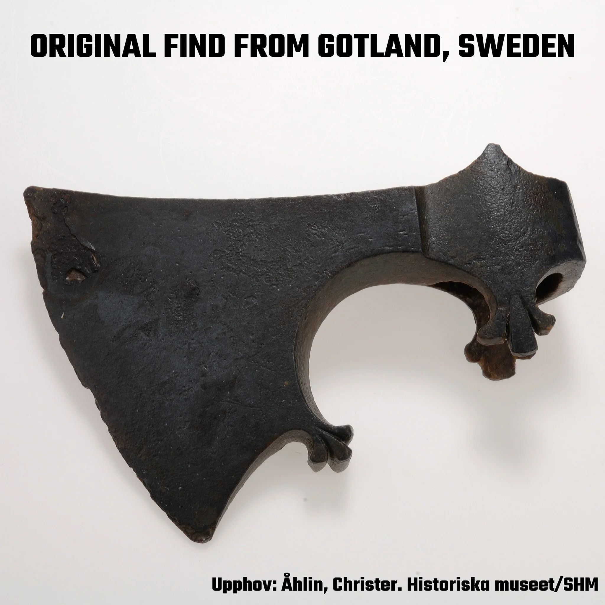 Premium Pattern-Welded Axe, Rommunds - Image 7