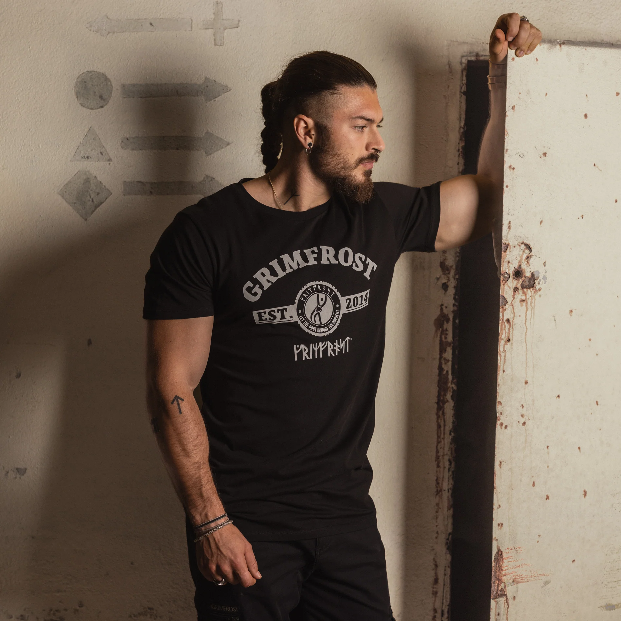 Premium T-shirt, Est. 2014, Black