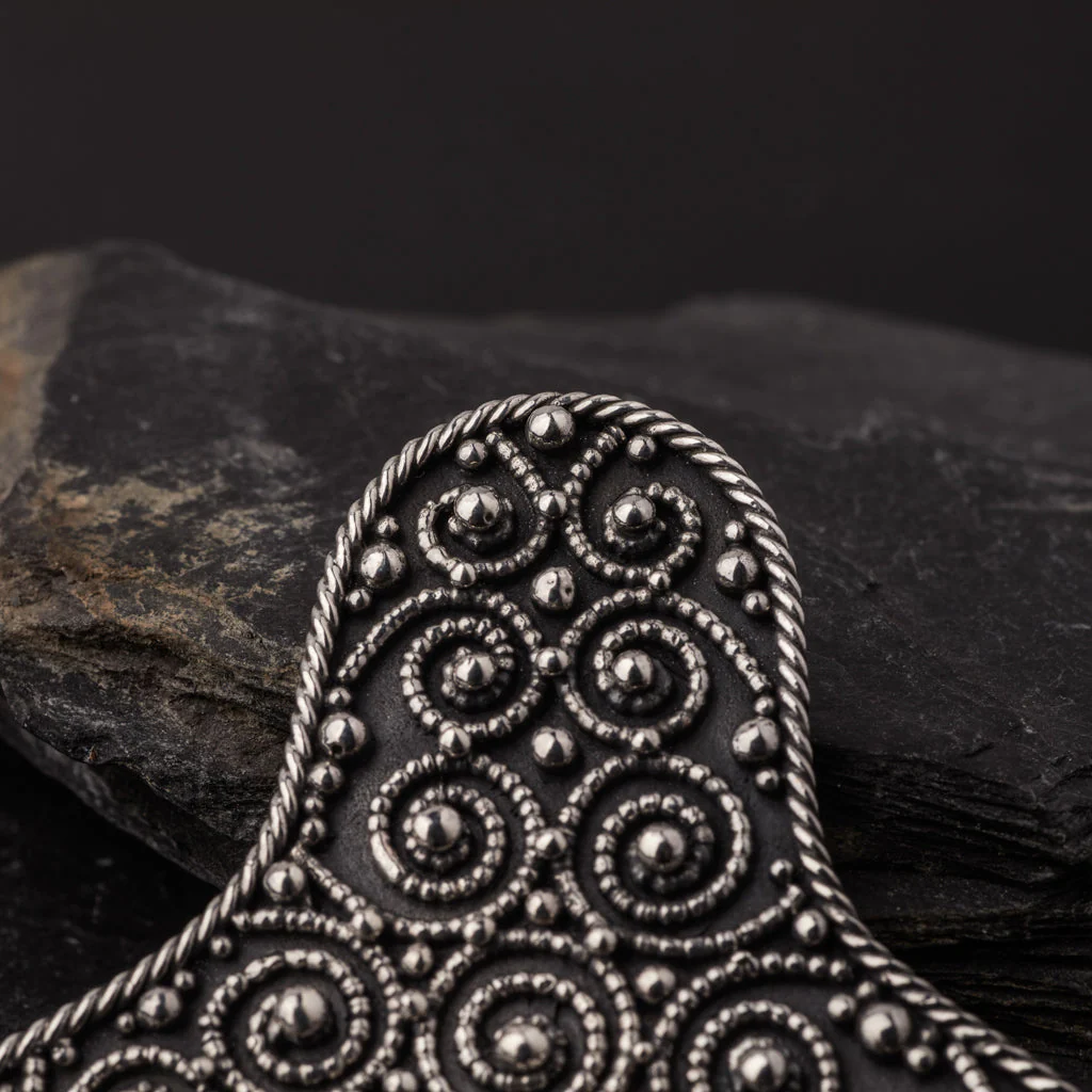Premium Threefoil Brooch, Silver - Image 2