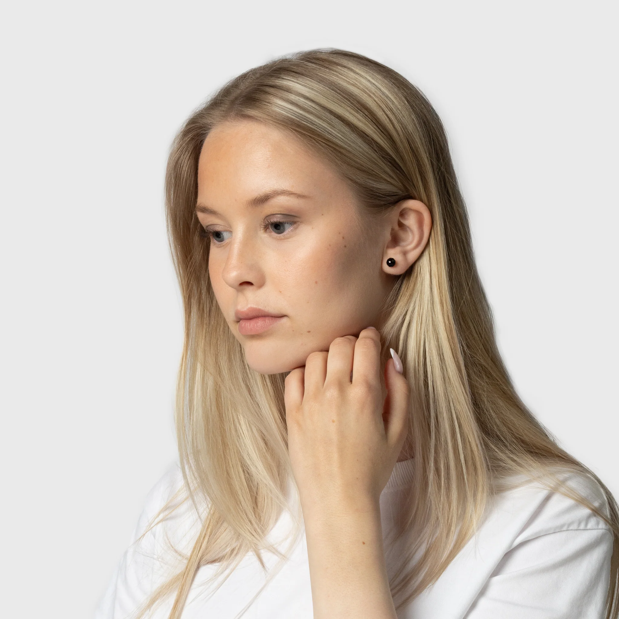 Round-Cut Black Onyx Silver Stud Earrings - Image 4