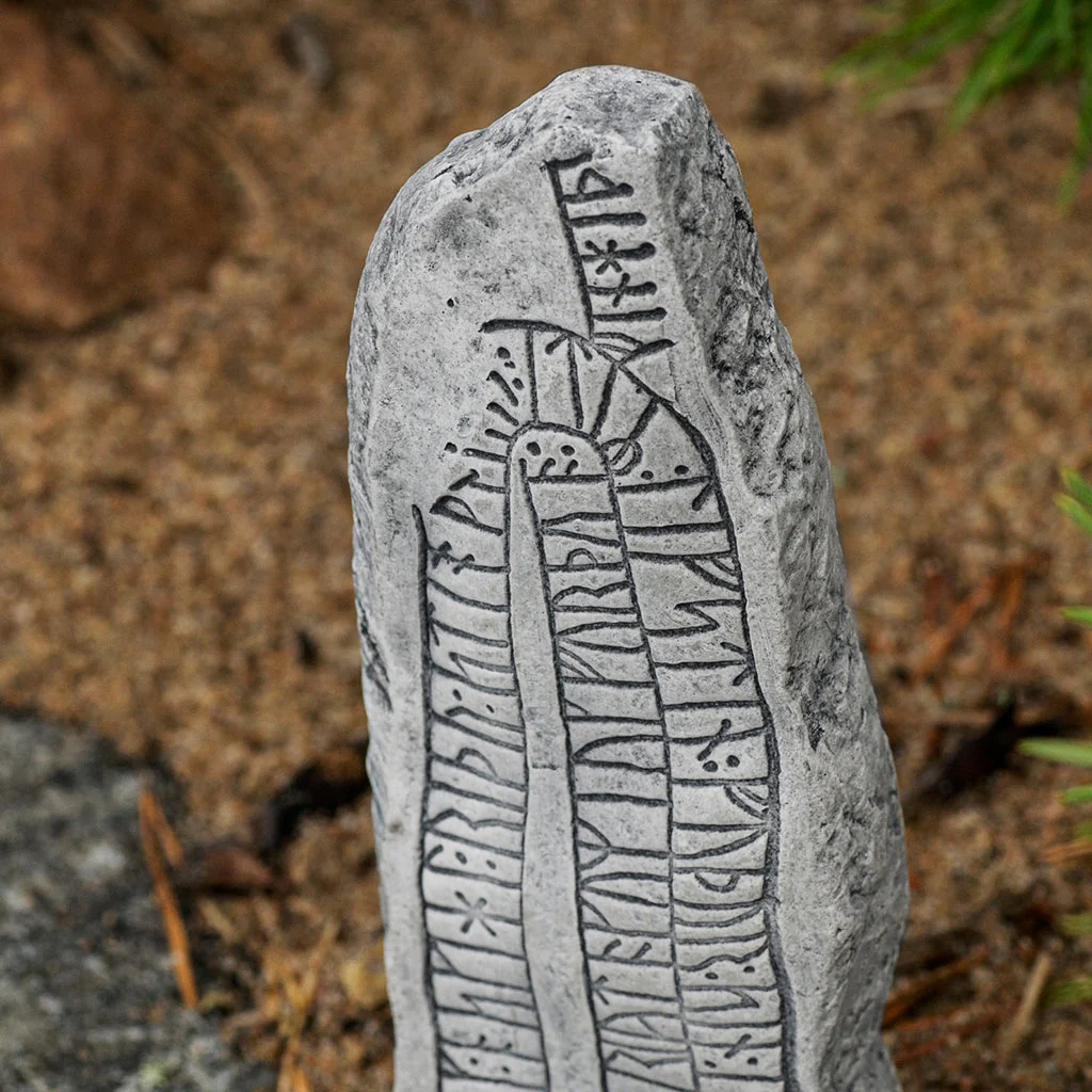 Runestone, Forshedastenen - Image 2